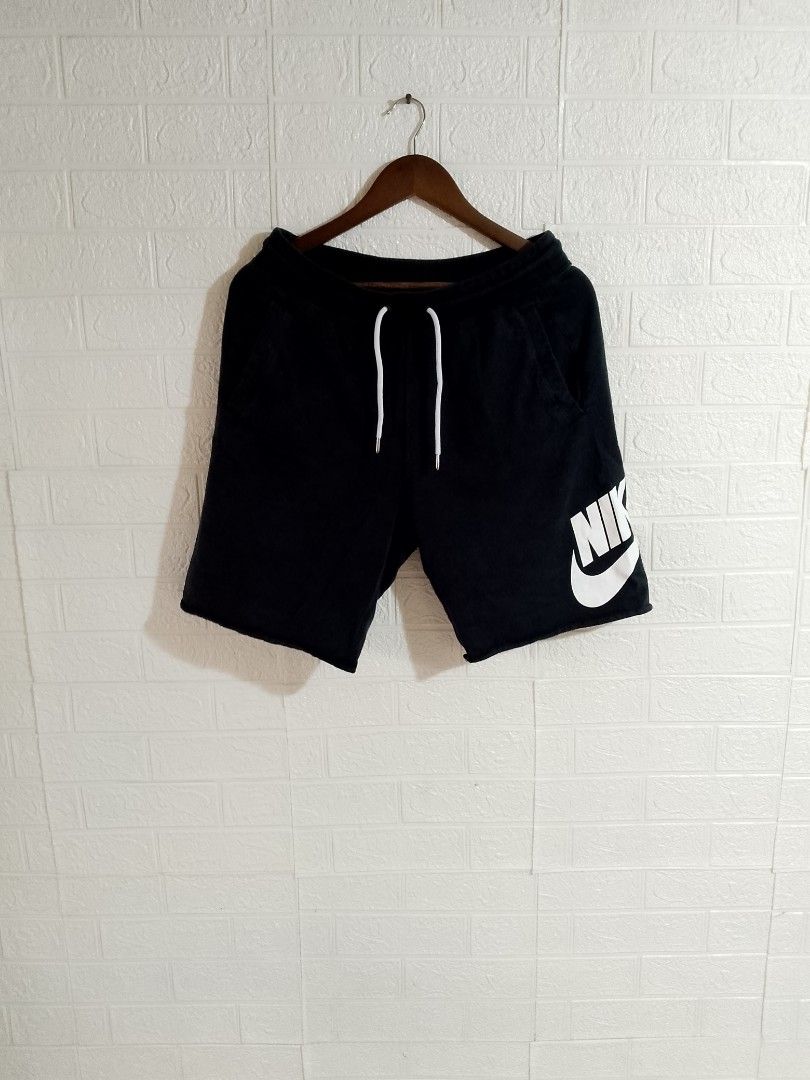 NIKE ALUMNI SHORTS (Category: Shorts) located in Tabaco. Submitted by zerothreethrift (Listing ID 1468439683, Image 1). Description: NIKE ALUMNI SHORTS SIZE MEDIUM EXCELLENT PM IF INTERESTED ALBAY LOCATION.