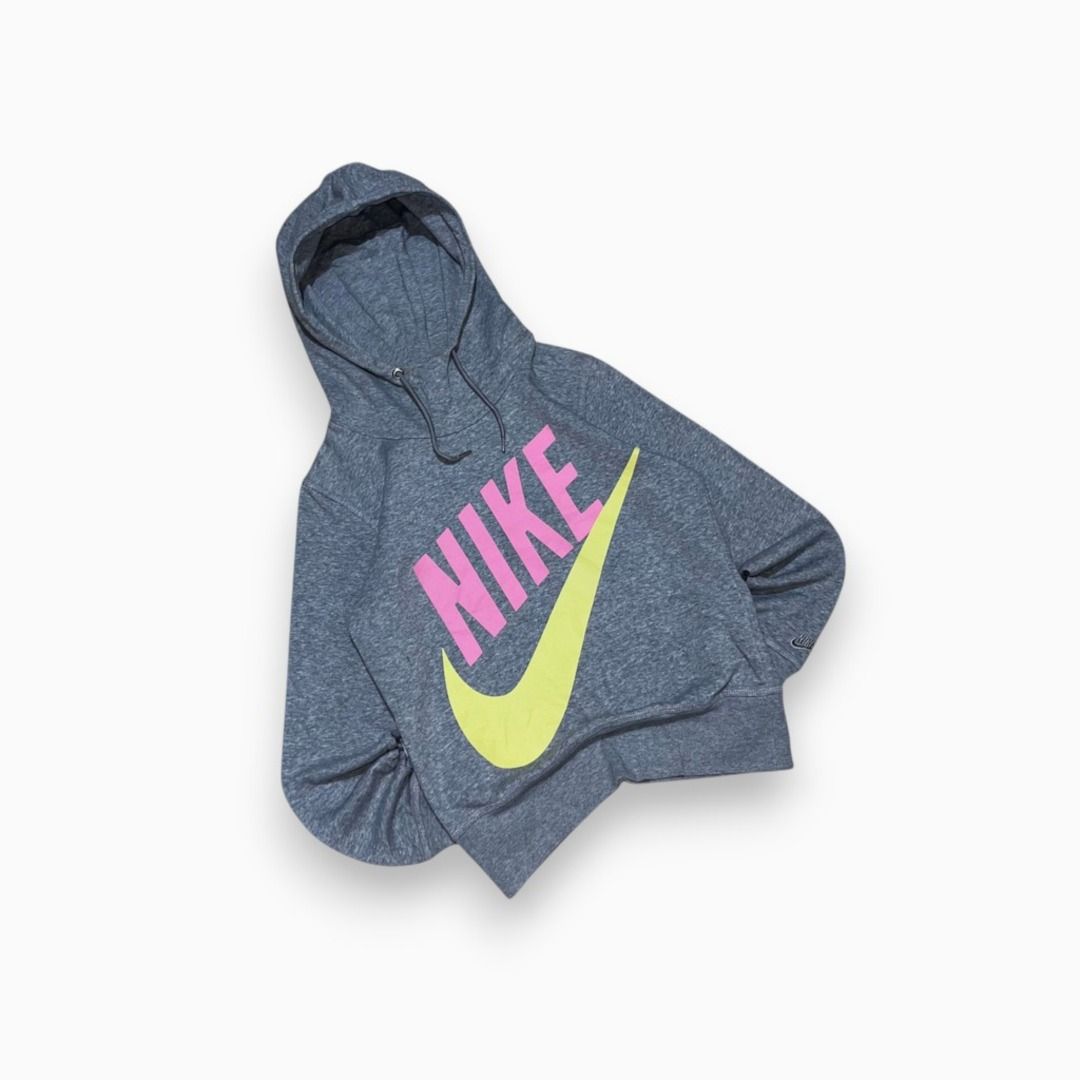 NIKE BIG PRINT PULLOVER HOODIE (Category: Coats, Jackets and Outerwear) located in Quezon. Submitted by ejay.thrift.clothes (Listing ID 1468383415, Image 2). Description: FREE SHIPPING MEDIUM 18 X 23 NO ISSUE COLOR RATE: 10/10 AS NEW CONDITON FRESHLY WASHED READY TO WEAR # 560.