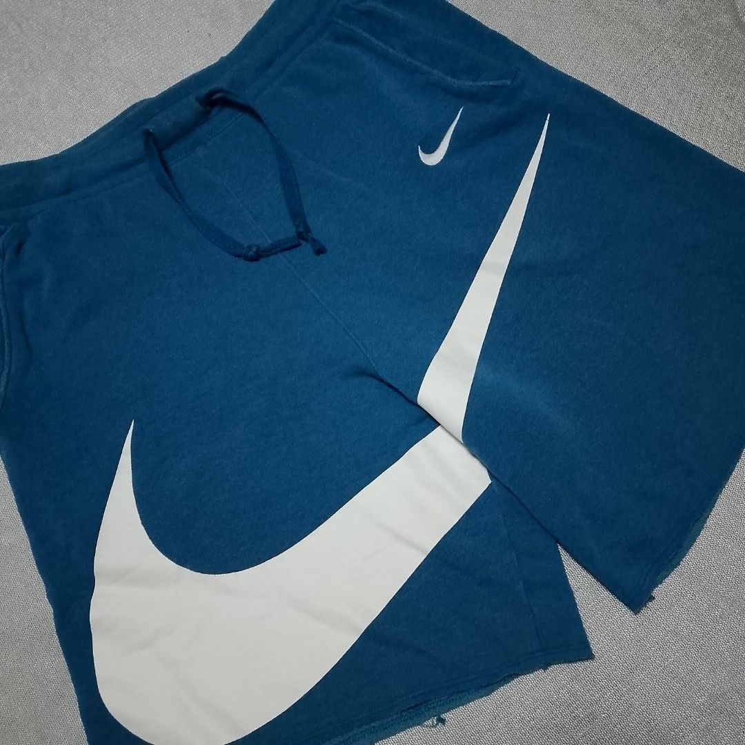 Nike Big Swoosh (Category: Shorts) located in Manila. Submitted by jaysrack (Listing ID 1468329627, Image 2). Description: .