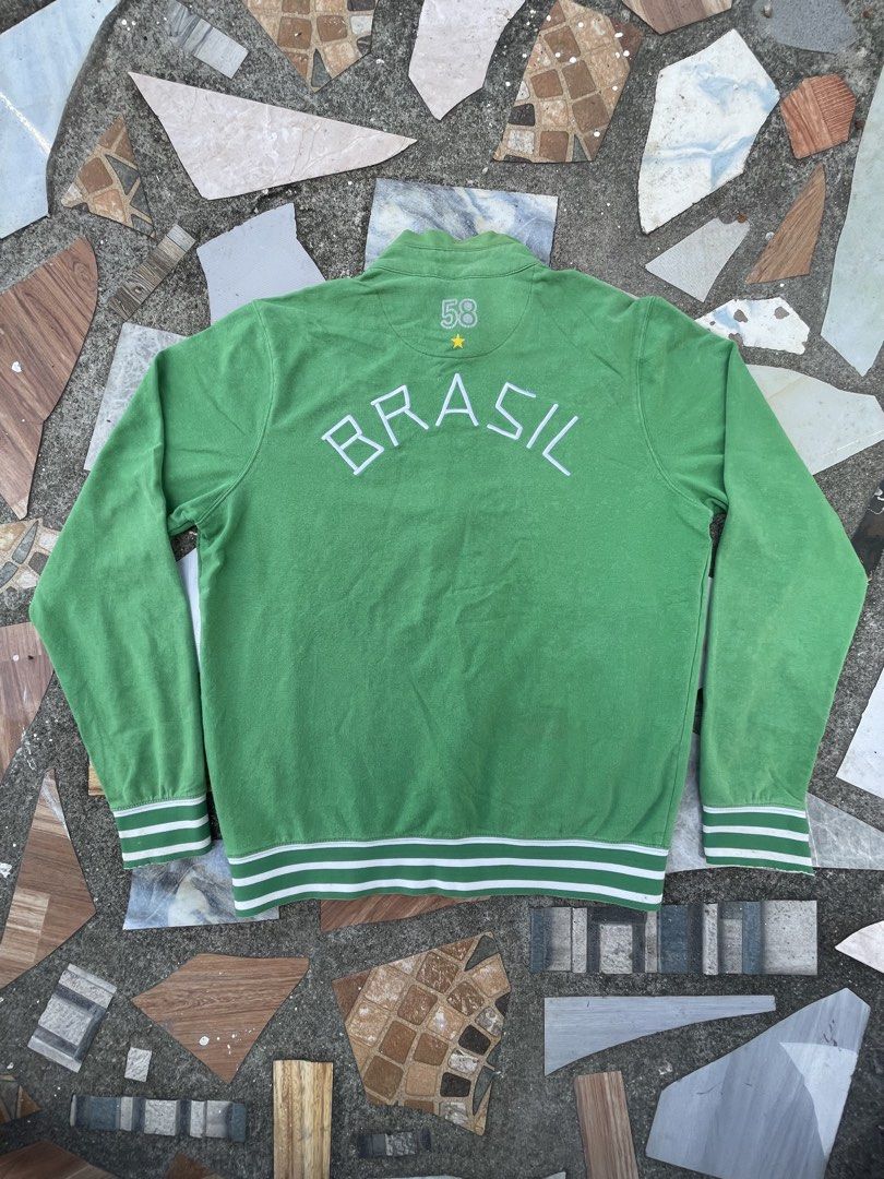 Nike Brazil Football Jacket vntge (Category: Coats, Jackets and Outerwear) located in Cavite. Submitted by vast.thrift2day (Listing ID 1468285621, Image 2). Description: Nike Vntage Brazil Jacket Medium to Large.