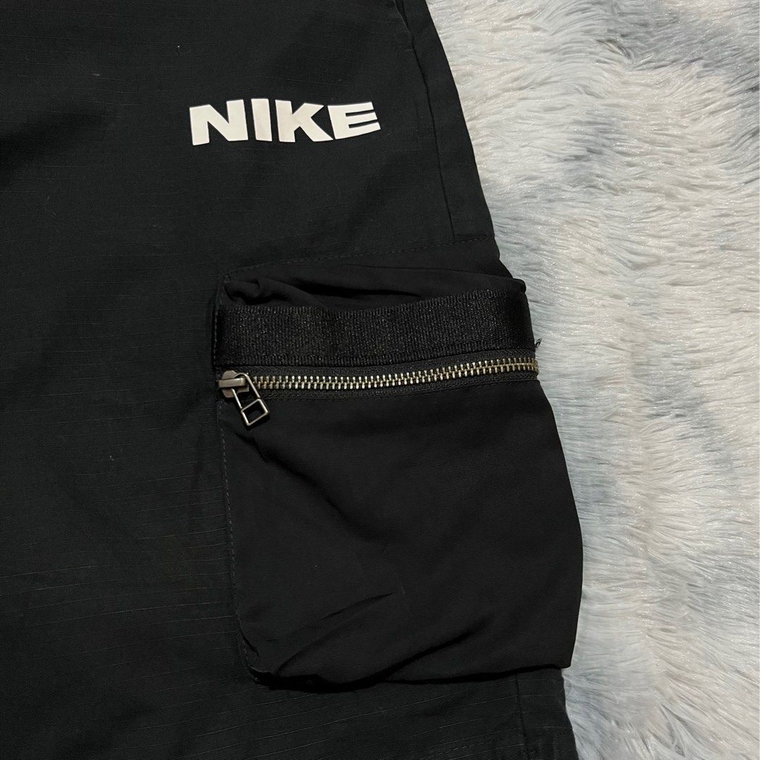 Nike Cargo Short (Category: Shorts) located in Alubijid. Submitted by rstylthrft (Listing ID 1468317070, Image 2). Description: .