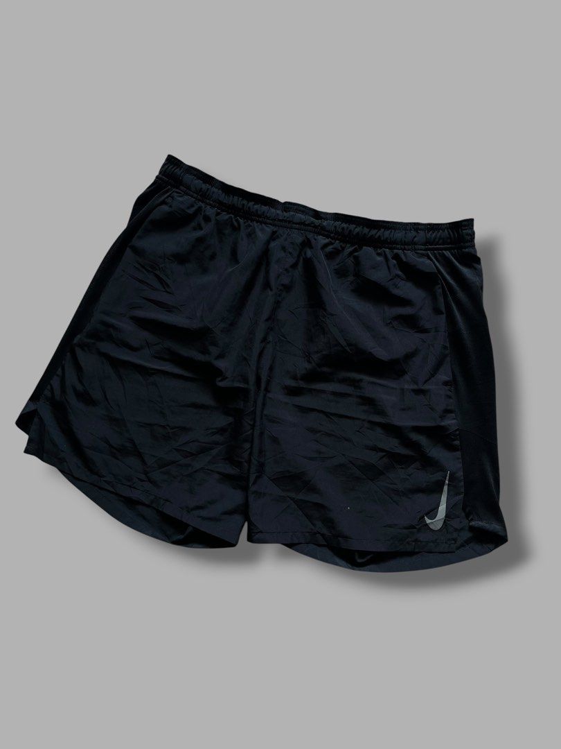 Nike Challenger Dri-Fit Shorts (Category: Shorts) located in Cebu City. Submitted by dip.thrift (Listing ID 1468459119, Image 2). Description: ▫️Official Tag ▫️Waistline: 32-36 Length: 16.5 Thigh: 14 Leg Opening: 13 ▫️Issue: None ▫️Color Rate: 10/10 ▫️Condition: 10/10.