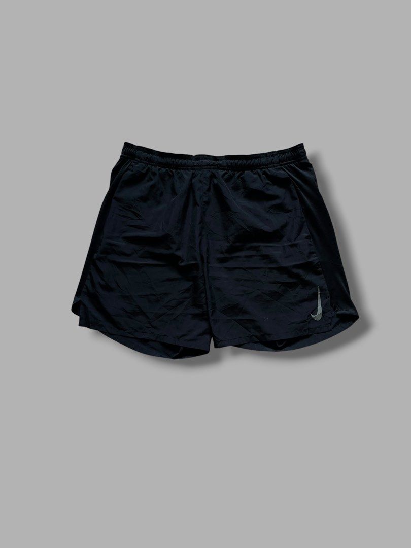 Nike Challenger Dri-Fit Shorts (Category: Shorts) located in Cebu City. Submitted by dip.thrift (Listing ID 1468459119, Image 1). Description: ▫️Official Tag ▫️Waistline: 32-36 Length: 16.5 Thigh: 14 Leg Opening: 13 ▫️Issue: None ▫️Color Rate: 10/10 ▫️Condition: 10/10.