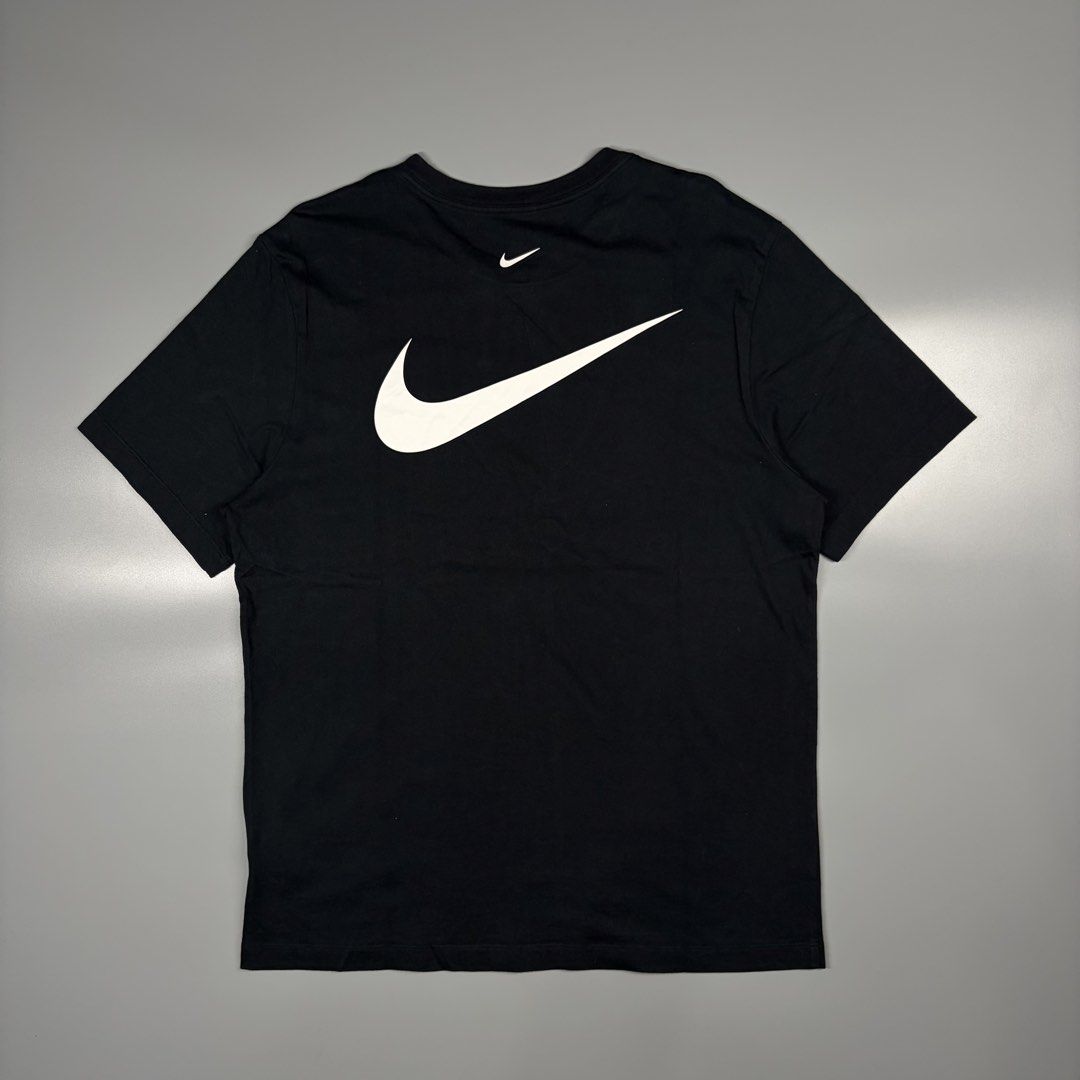 Nike Double Swoosh (Category: Activewear) located in Cavite. Submitted by onebeancent (Listing ID 1468481225, Image 3). Description: Size: Large Dimension: 21" Width | 28" Length Color: Black Color Rate: 10/10 Issue: None Condition: Like new‼️ Price: 650php Additional Shipping Fee (J&T Small Pouch) 75php Luzon 100php visayas 120php mindanao.