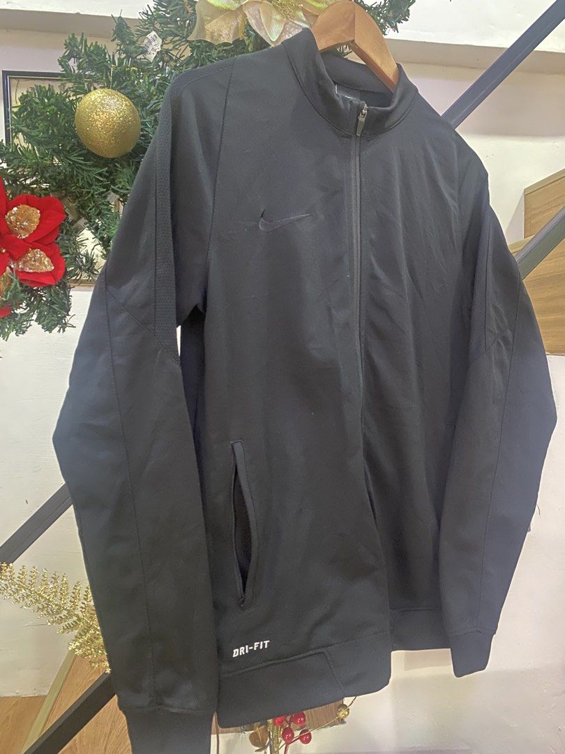 NIKE DRI FIT FULL ZIP TRAINING JACKET/20-22x26 (Category: Activewear) located in Angeles City. Submitted by axl.007 (Listing ID 1468297510, Image 3). Description: .
