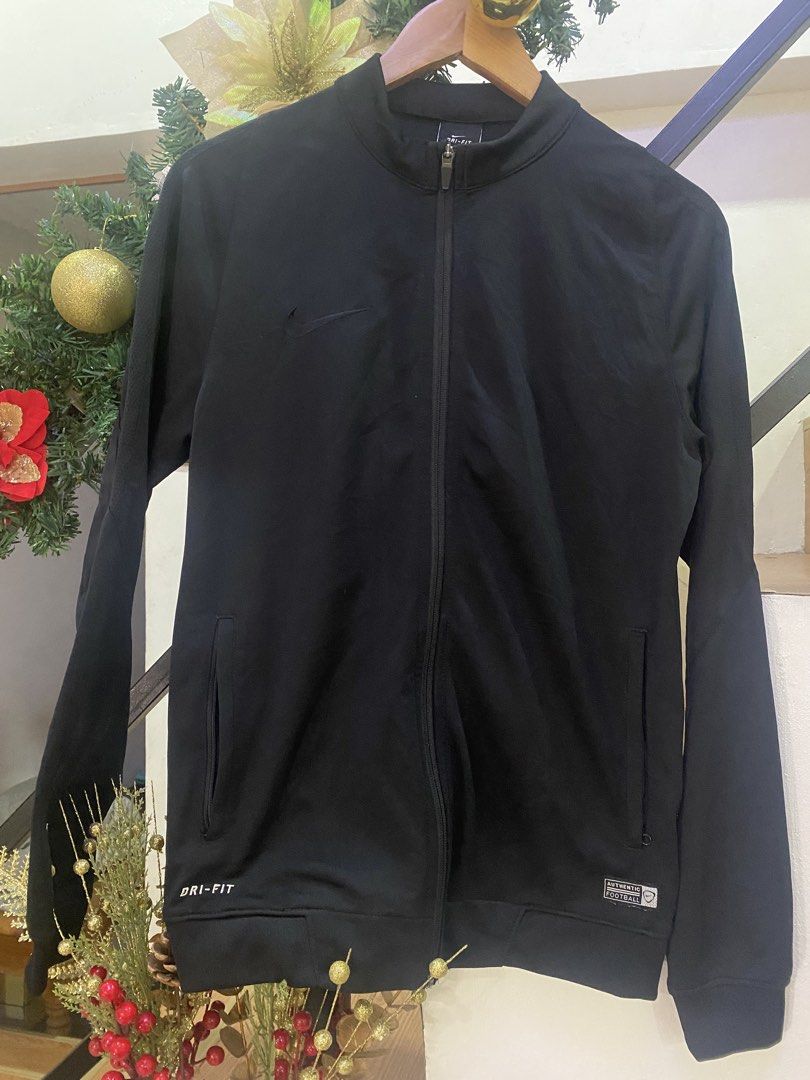 NIKE DRI FIT FULL ZIP TRAINING JACKET/20-22x26 (Category: Activewear) located in Angeles City. Submitted by axl.007 (Listing ID 1468297510, Image 2). Description: .