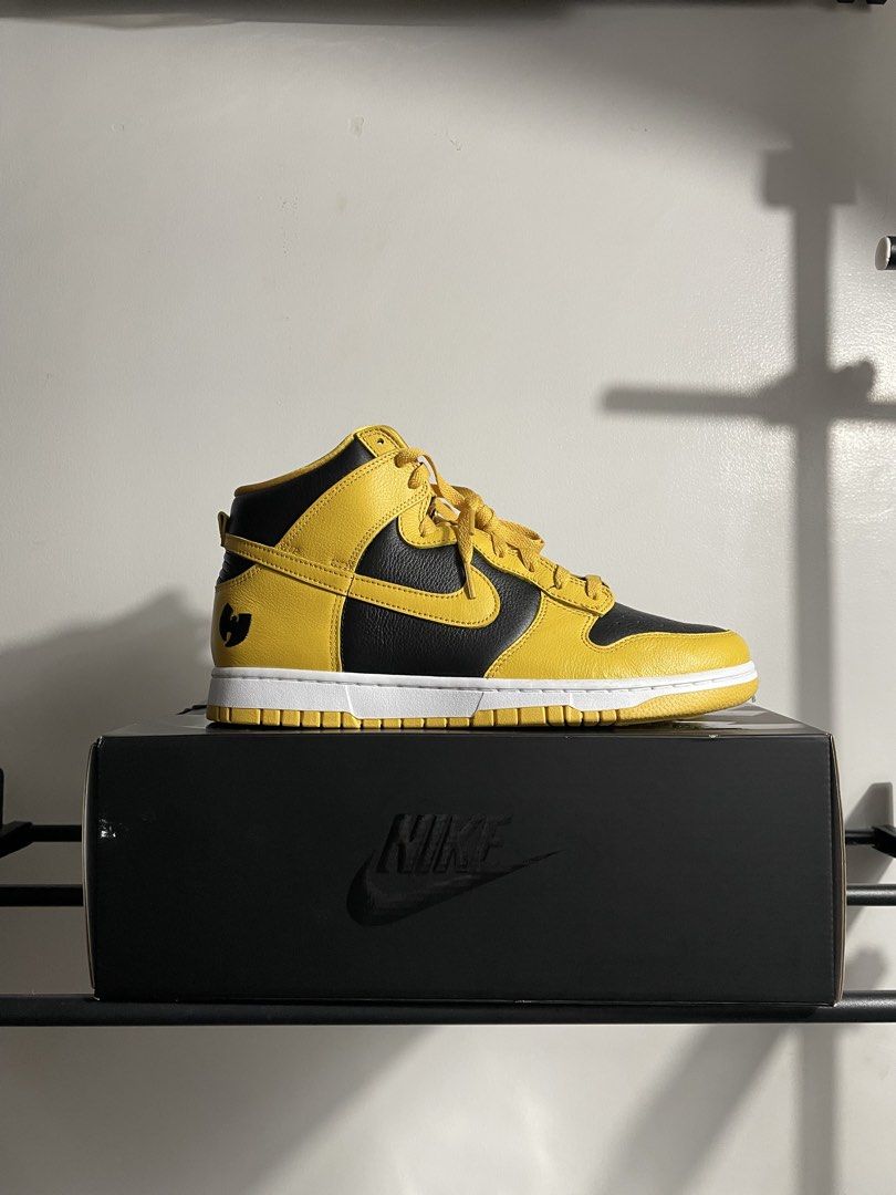 Nike Dunks x Wutang (Category: Casual Shoes) located in Rizal. Submitted by akoheats (Listing ID 1468399495, Image 1). Description: BRAND NEW ✨ Issue: Sz: 11US Worn Once With Box✅ Authentic✅ ❗️Check the item carefully before purchasing ❗️No returns or exchanges after purchase.
