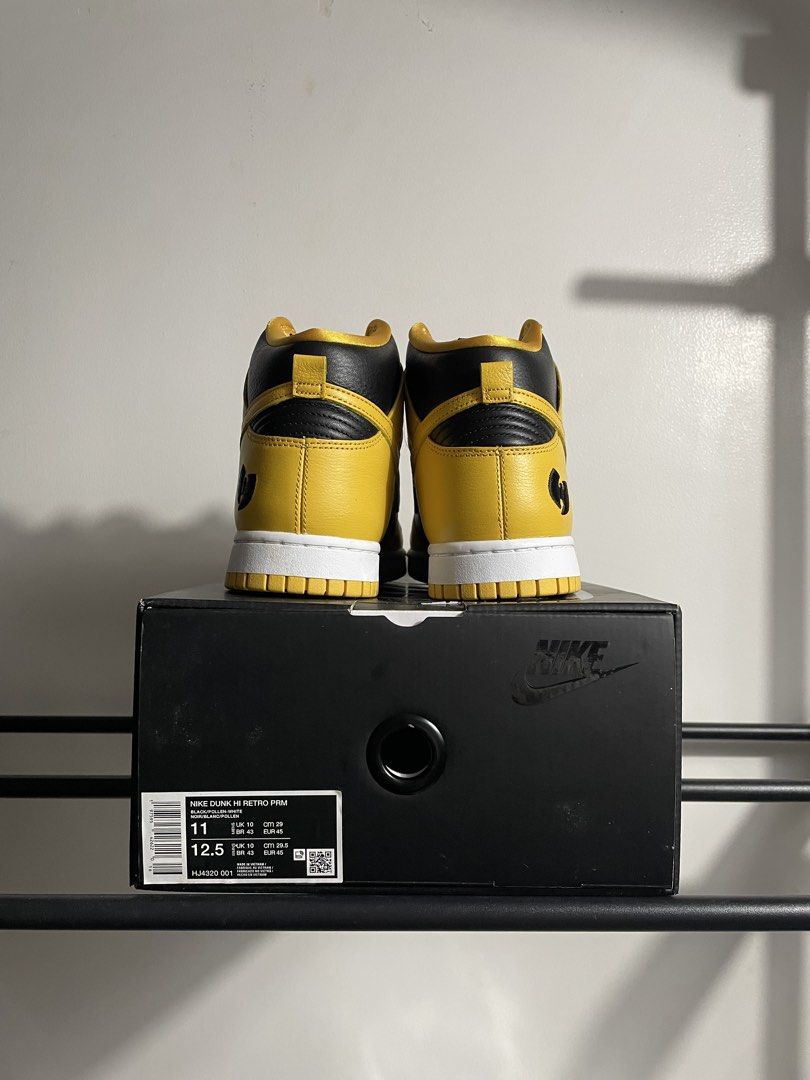 Nike Dunks x Wutang (Category: Casual Shoes) located in Rizal. Submitted by akoheats (Listing ID 1468399495, Image 2). Description: BRAND NEW ✨ Issue: Sz: 11US Worn Once With Box✅ Authentic✅ ❗️Check the item carefully before purchasing ❗️No returns or exchanges after purchase.