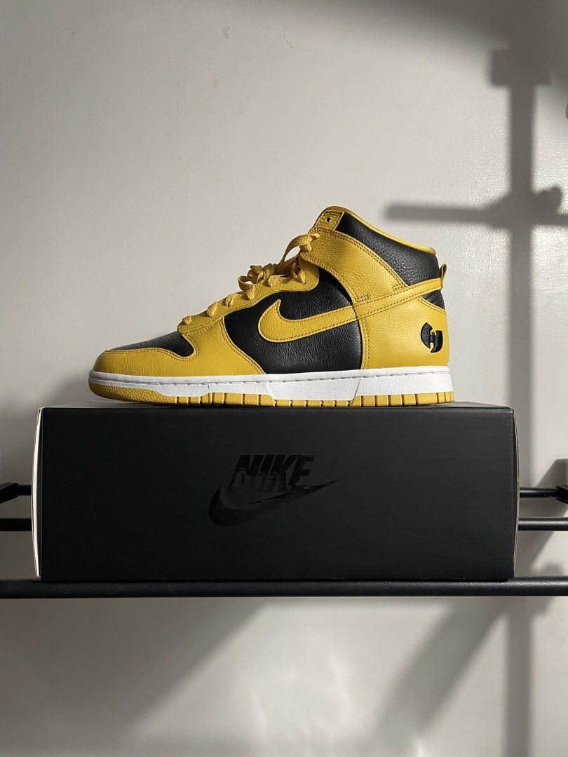 Nike Dunks x Wutang (Category: Casual Shoes) located in Rizal. Submitted by akoheats (Listing ID 1468399495, Image 3). Description: BRAND NEW ✨ Issue: Sz: 11US Worn Once With Box✅ Authentic✅ ❗️Check the item carefully before purchasing ❗️No returns or exchanges after purchase.