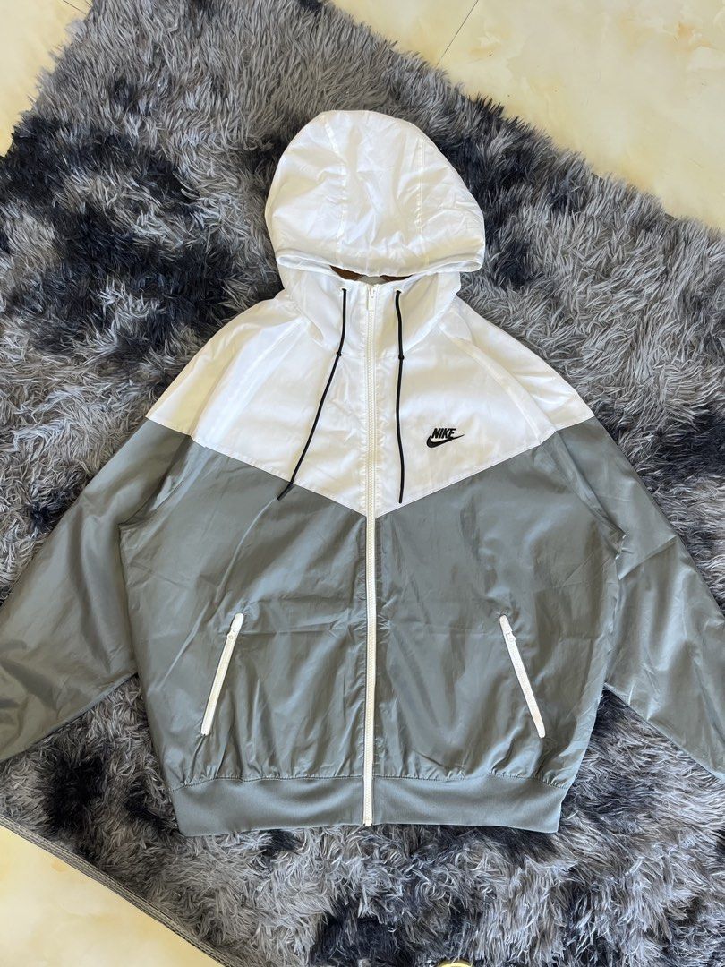 Nike Embroided Logo Windbreaker (Category: Coats, Jackets and Outerwear) located in Manila. Submitted by cjcuevas_05 (Listing ID 1468411226, Image 1). Description: 📍Tanza Cavite Dimes: 26.5x27.65 See photo for details GCASH ONLI, can ship thru JnT/orange check out .