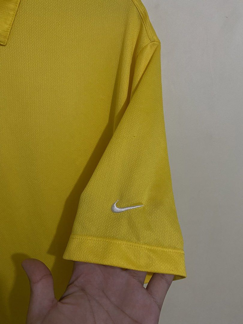 Nike Golf Dri-Fit Polo Shirt (Category: Activewear) located in Calamba. Submitted by zeusthriftfinds (Listing ID 1468458421, Image 3). Description: Nike Golf Dri-Fit Polo Shirt Size Large Width: 22 Length: 28 Excellent Condition Color Rate: 9.8/10 Issue: None 📍Calamba, Laguna 🏷️ 650 + sf 📩.
