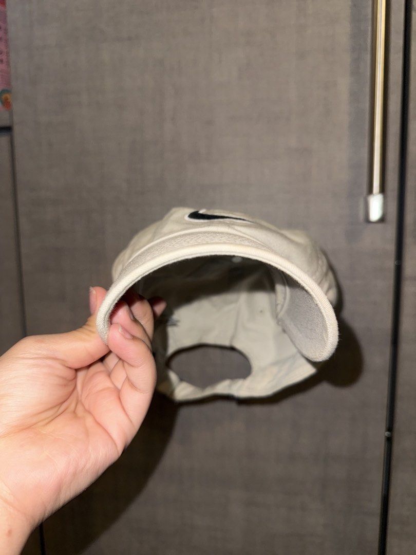 NIKE HERITAGE86 SWOOSH CAP – WHITE / BLACK (Category: Caps & Hats) located in Las Pinas. Submitted by coolthreadz (Listing ID 1468402761, Image 3). Description: 🧢 NIKE HERITAGE86 SWOOSH CAP – WHITE / BLACK 🏷️ Brand: Nike 🧢 Style: Heritage86 Adjustable Baseball Cap 🎨 Color: Off-White / Black 📏 Size: One Size (Adjustable) 🧵 Material: 100% Cotton ✨ Condition: Very Good / Preloved * Classic Nike Heritage86 cap featuring an embroidered black Swo