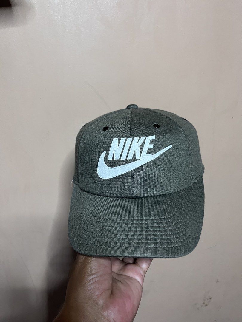 Nike Heritage (Category: Caps & Hats) located in Balingasag. Submitted by thriftkoto_83 (Listing ID 1468314167, Image 1). Description: .