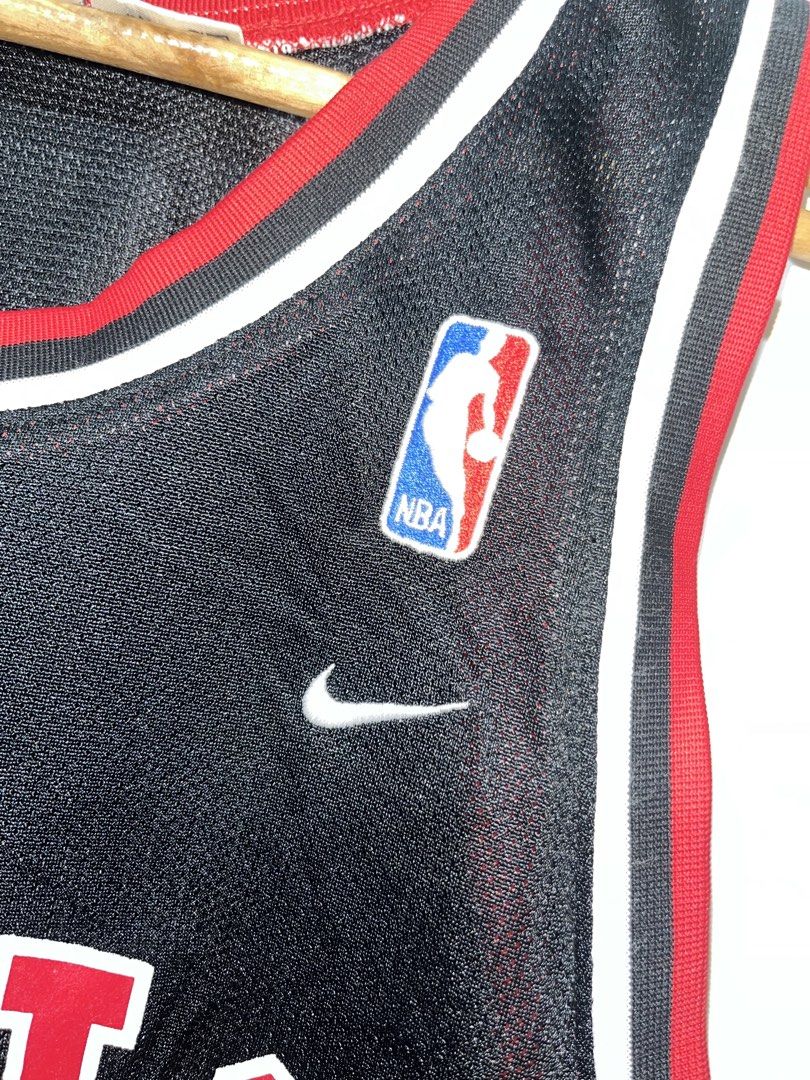 Nike jordan vintage (Category: Activewear) located in Manila. Submitted by nevahhbrokeagain (Listing ID 1468371253, Image 3). Description: Nike vintage bulls jersey michael jordan No issue As new condition No crack print Legit ✅ 20x30 4,500 only! 📥.