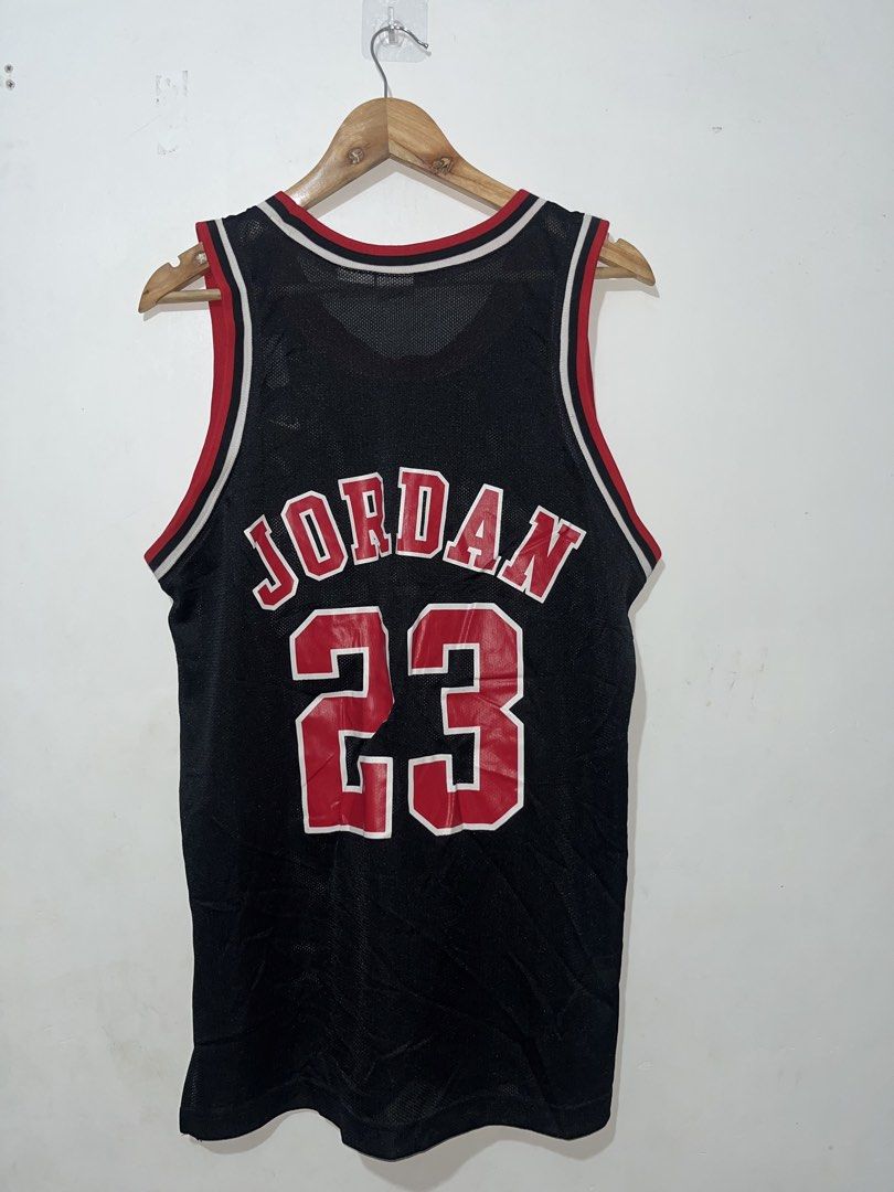 Nike jordan vintage (Category: Activewear) located in Manila. Submitted by nevahhbrokeagain (Listing ID 1468371253, Image 2). Description: Nike vintage bulls jersey michael jordan No issue As new condition No crack print Legit ✅ 20x30 4,500 only! 📥.