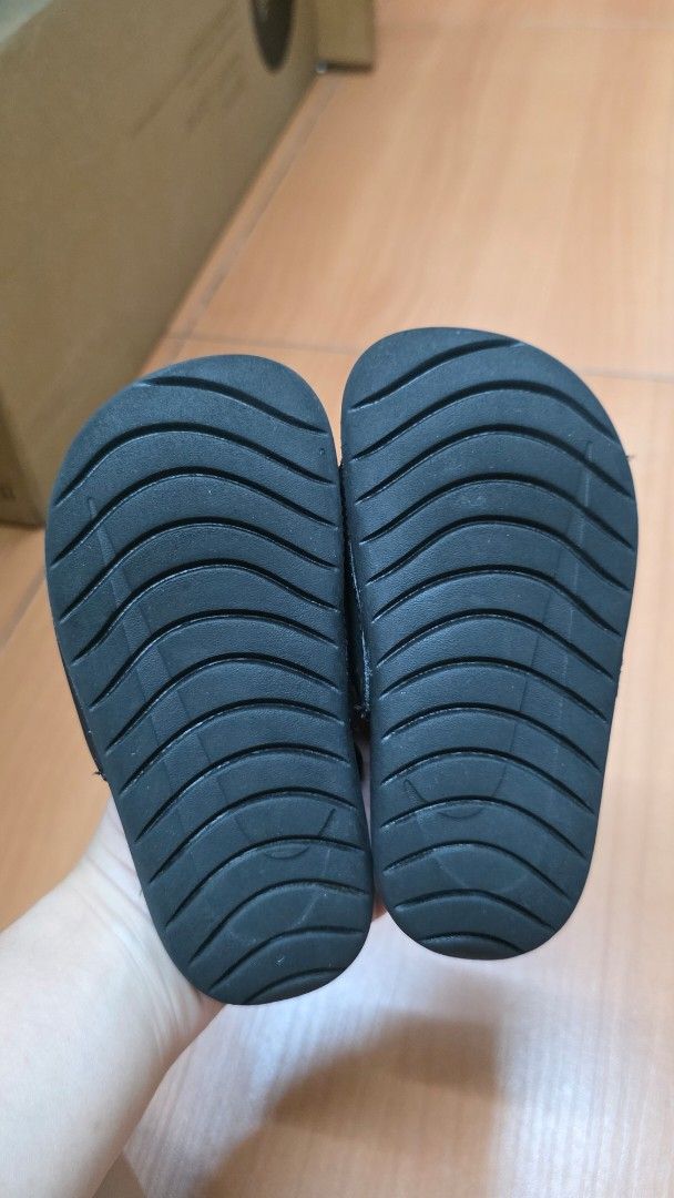 Nike Kawa Slides (US 9c) (Category: Babies & Kids Fashion) located in Rizal. Submitted by dainsb (Listing ID 1468446664, Image 3). Description: • VGUC w/ normal signs of usage • Box included 📍 Lower Antipolo near Sta. Lucia Mall Pickup or delivery via Grab/Lalamove (c/o buyer).