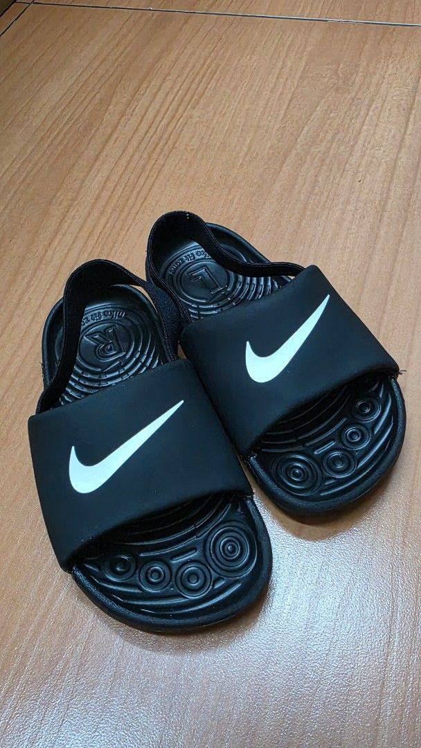 Nike Kawa Slides (US 9c) (Category: Babies & Kids Fashion) located in Rizal. Submitted by dainsb (Listing ID 1468446664, Image 1). Description: • VGUC w/ normal signs of usage • Box included 📍 Lower Antipolo near Sta. Lucia Mall Pickup or delivery via Grab/Lalamove (c/o buyer).