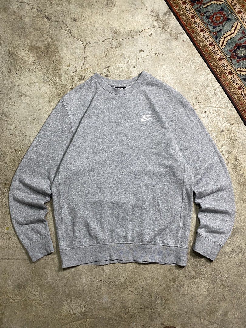 Nike logo Crewneck (Category: Longsleeves) located in Dasmarinas. Submitted by ridgeridethrift (Listing ID 1468464066, Image 1). Description: Width - 22 Length - 27.5 Sleeve - 25 Excellent .