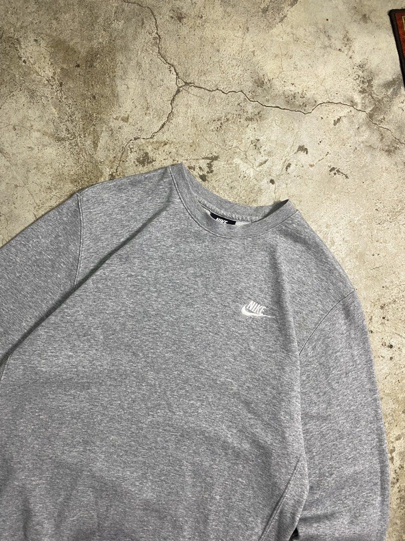 Nike logo Crewneck (Category: Longsleeves) located in Dasmarinas. Submitted by ridgeridethrift (Listing ID 1468464066, Image 2). Description: Width - 22 Length - 27.5 Sleeve - 25 Excellent .