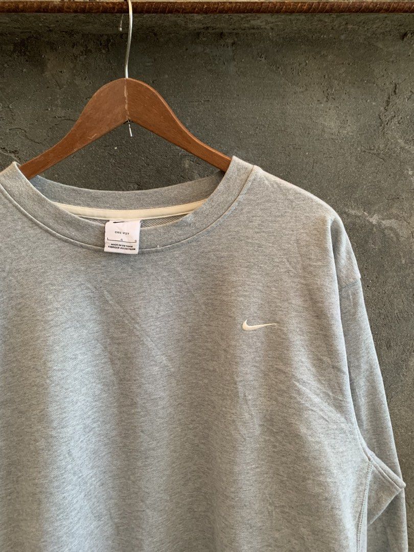 Nike longsleeve (Category: Activewear) located in Bayombong. Submitted by johnestrell315 (Listing ID 1468363816, Image 2). Description: As new condition .