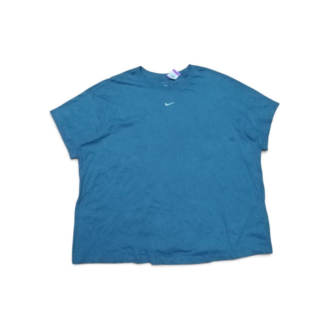Nike mid logo big size shirt (Category: Formal Shirts) located in Manila. Submitted by historicthrift (Listing ID 1468314762, Image 1). Description: Size 2XL Dimes 28X30.