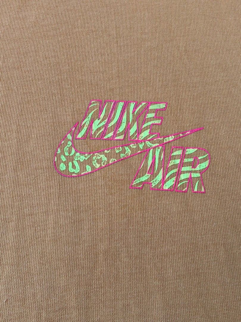 Nike Oversized Shirt (Category: Tshirts & Polo Shirts ) located in Baybay. Submitted by dathrifted (Listing ID 1468334951, Image 2). Description: Nike Oversized Shirt SIZE MEDIUM ON TAG FIT TO XL Width- 24 Length-31 EXCELLENT CONDITION PM if Interested📩📩📩.