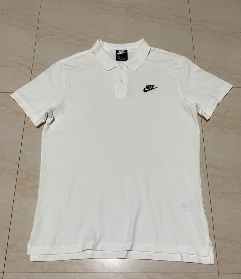 Nike Polo (Category: Tshirts & Polo Shirts ) located in Santo Tomas. Submitted by liyothrift (Listing ID 1468419942, Image 1). Description: Nike NSW Matchup Pique Polo Shirt 👕👕 Excellent condition | Crisp condition Width 18 Length 29 Best fit Large Loc: Santo Tomas DDN 8112 Pm 📩.
