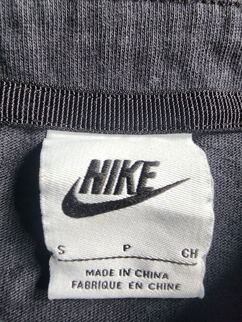 Nike Polo 1972 Big Script (Category: Tshirts & Polo Shirts ) located in Cavite. Submitted by behindourstyle (Listing ID 1468312140, Image 3). Description: 1.1k only Legit/authentic ✅️ 9/10 color rate Solid neto guys 🔥 Para sa big boys or gusto ng over size ✅️ XL fittings✅️.