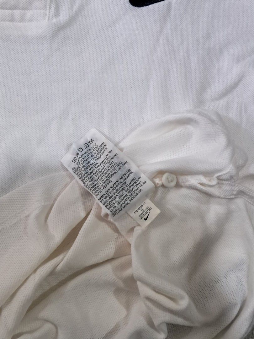 Nike polo tshirt (Category: Tshirts & Polo Shirts ) located in Cebu City. Submitted by chill_zy (Listing ID 1468343792, Image 3). Description: .