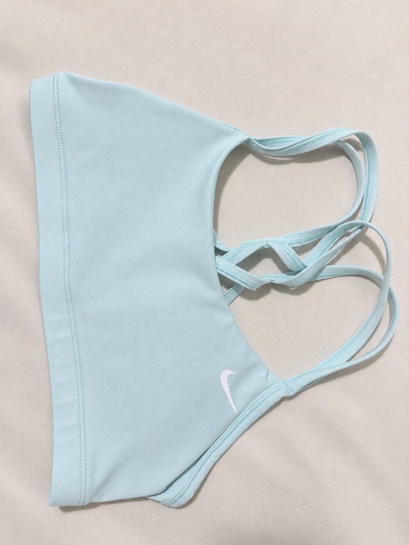 Nike Powder Blue Sports Bra (Category: Activewear) located in Taguig. Submitted by vm.co (Listing ID 1468340446, Image 1). Description: Nike Sports Bra Lightweight, breathable mesh lining for added comfort and support. Perfect for workouts, gym sessions, and everyday activewear!.
