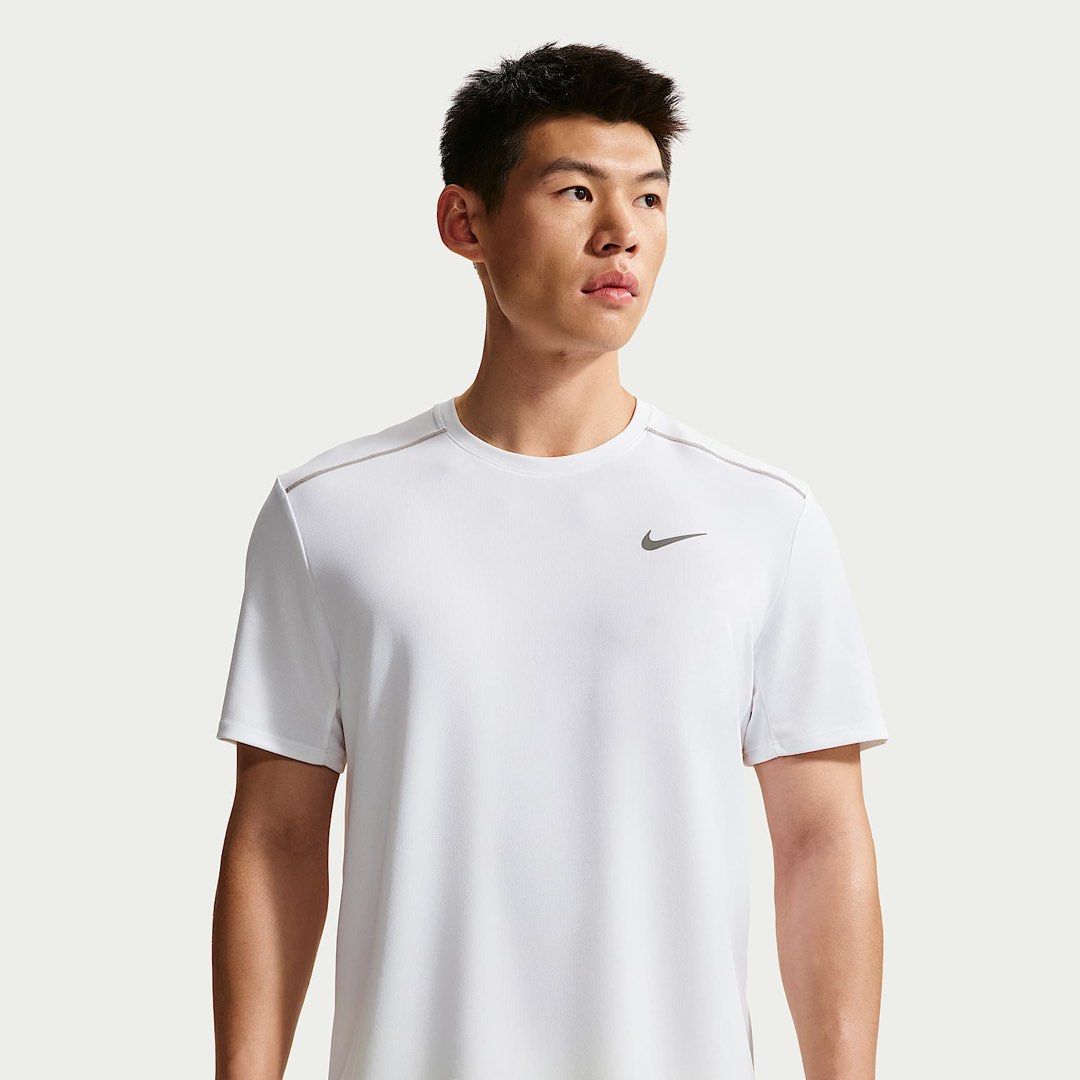 Nike running (Category: Activewear) located in Davao. Submitted by sellsell2002 (Listing ID 1468392378, Image 2). Description: Excellent condition Width 21 Length 28.