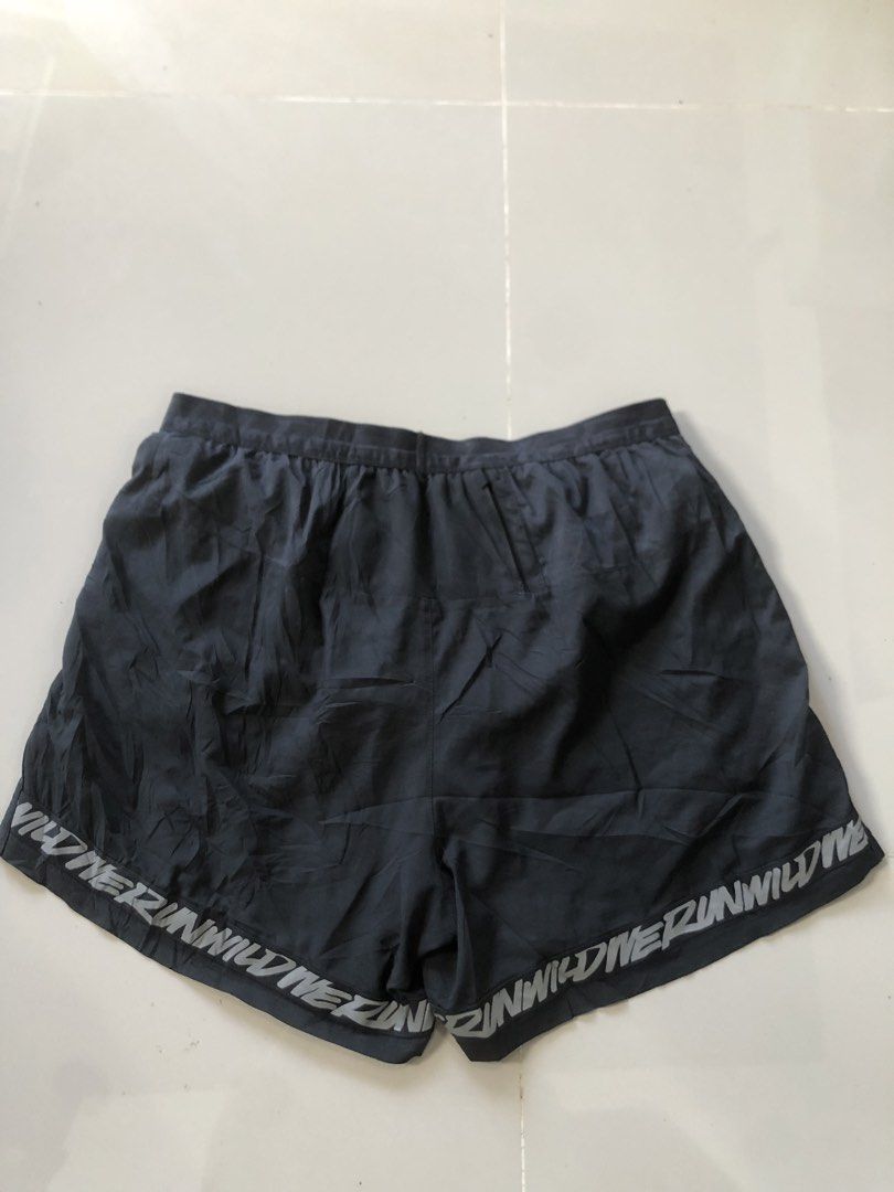 Nike running short (Category: Shorts) located in Binalbagan. Submitted by kianbenedict024 (Listing ID 1468305967, Image 3). Description: Nike running short Size xl Excellent condition .