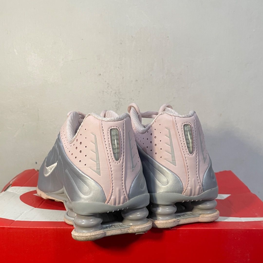 Nike Shox Size 8 US / 39 EU (Category: Sneakers) located in Manila. Submitted by tshoponline (Listing ID 1468299128, Image 3). Description: Nike Shox R4 Rose Price: ₱4000 negotiable • authentic, purchased from nike outlet store • size 8US / 39 EU / 250mm • brand new, fitted only ikeep ko sana to pero maliit fit niya 💔😭 Nike Shox TL Light Army Price: ₱3000 negotiable • authentic, purchased from nike outlet store • size 8 / 39 EU / 250mm • used o