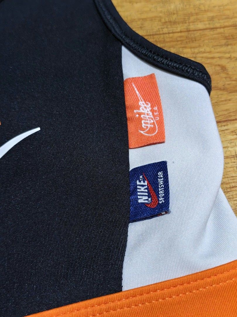 NIKE SPORTS BRA (Category: Braces, Support & Protection) located in Muntinlupa City. Submitted by nofame12 (Listing ID 1468414763, Image 3). Description: PLEASE CHECK THE DETAILS OF THE ITEM ON FIRST PHOTO. LOCATION - SUCAT MUNTINLUPA CITY.