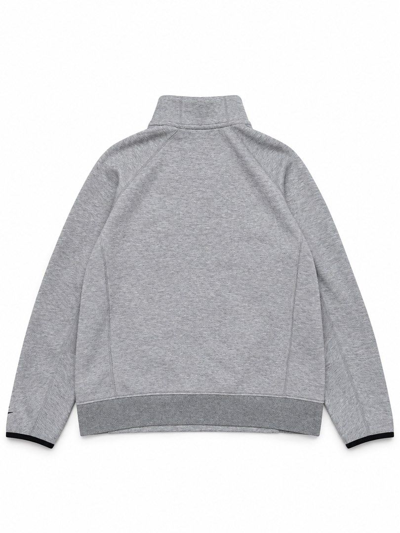 Nike Tech fleece (Category: Activewear) located in Palo. Submitted by kat.bins (Listing ID 1468394803, Image 2). Description: Dimes Width - 23 Length - 24.