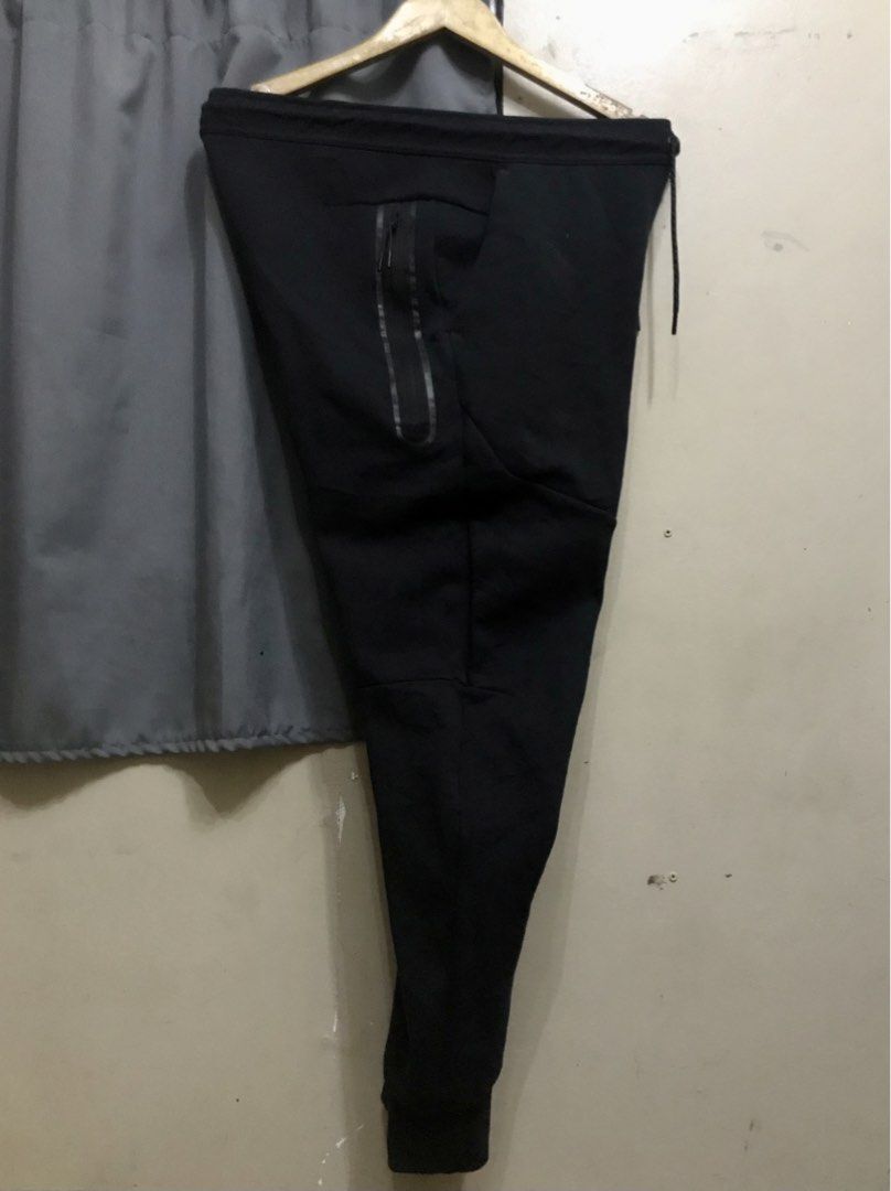Nike Tech Fleece Jogger Pants (Category: Joggers) located in Angeles City. Submitted by bashthriftstuff123 (Listing ID 1468402191, Image 2). Description: Nike Tech Fleece Jogger Pants Size large to xl Waist 32-38 Length 38.5 Verygood condi No issue 499 + sf.