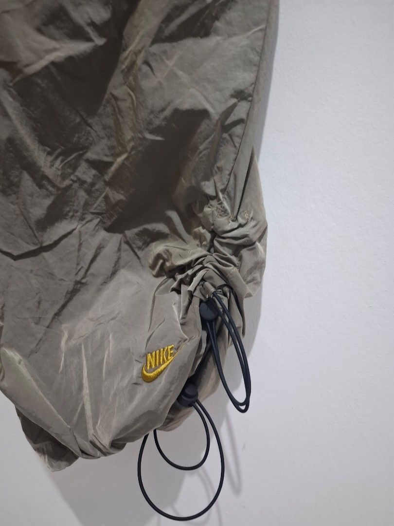 Nike tech pack womens med (Category: Other Bottoms) located in Tarlac. Submitted by christopher.24 (Listing ID 1468325503, Image 3). Description: excellent condition legit.