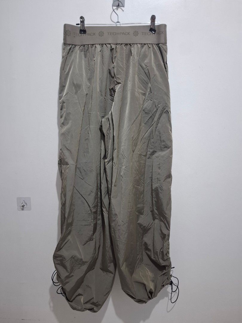 Nike tech pack womens med (Category: Other Bottoms) located in Tarlac. Submitted by christopher.24 (Listing ID 1468325503, Image 2). Description: excellent condition legit.