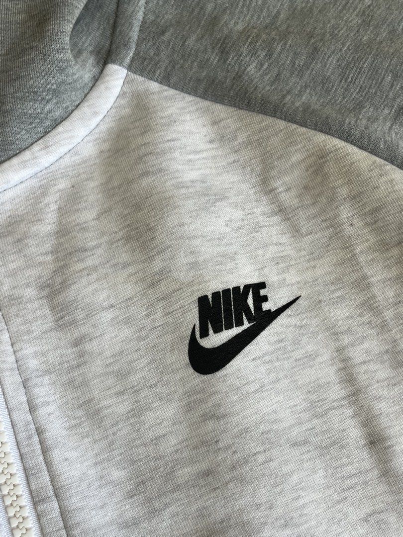 Nike Techfleece (Category: Coats, Jackets and Outerwear) located in Manila. Submitted by cjcuevas_05 (Listing ID 1468383550, Image 2). Description: 📍Tanza Cavite Dimes: 22x25 See photos for details GCASH ONLY, can ship thru JnT/orange check out .