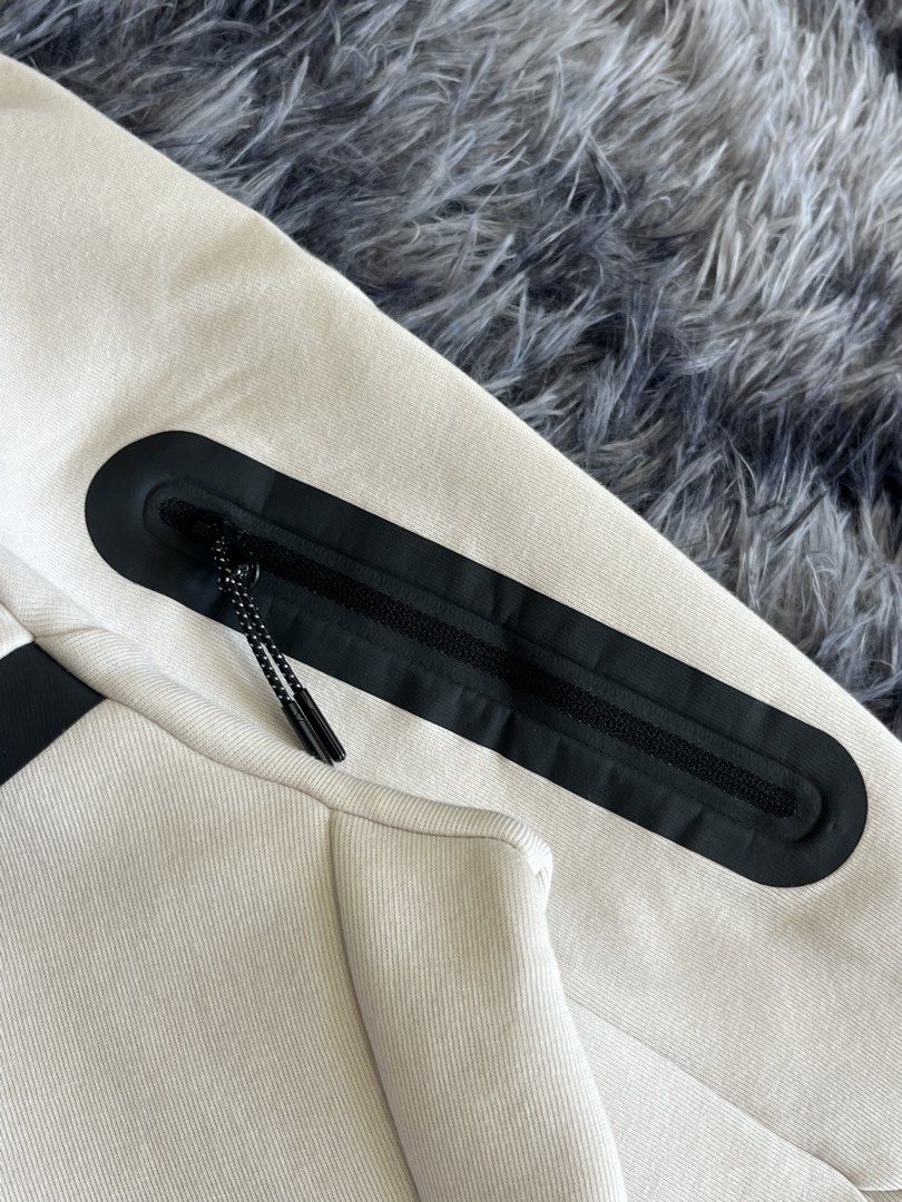 Nike Techfleece (Category: Coats, Jackets and Outerwear) located in Manila. Submitted by cjcuevas_05 (Listing ID 1468384417, Image 3). Description: 📍Tanza Cavite Dimes: 23x27 See photos for details GCASH ONLY, can ship thru JnT/orange check out .