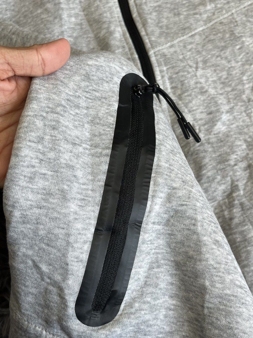 Nike Techfleece (Category: Coats, Jackets and Outerwear) located in Manila. Submitted by cjcuevas_05 (Listing ID 1468384921, Image 3). Description: 📍Tanza Cavite Dimes: 22x27 See photos for details GCASH ONLY, can ship thru JnT/orange check out .