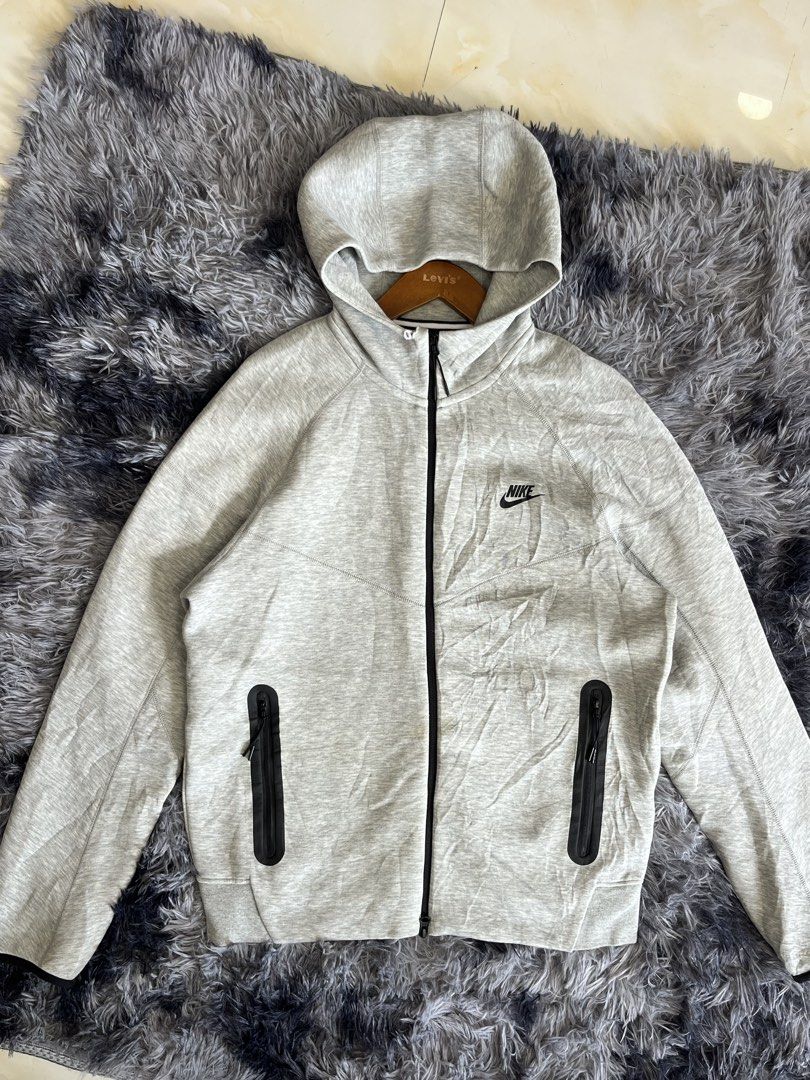 Nike Techfleece (Category: Coats, Jackets and Outerwear) located in Manila. Submitted by cjcuevas_05 (Listing ID 1468385638, Image 1). Description: 📍Tanza Cavite Dimes: 22x27 See photos for details GCASH ONLY, can ship thru JnT/orange check out .