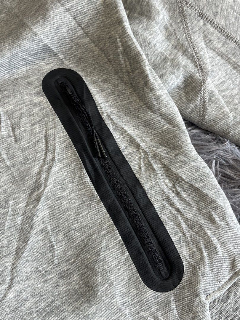 Nike Techfleece (Category: Coats, Jackets and Outerwear) located in Manila. Submitted by cjcuevas_05 (Listing ID 1468385638, Image 3). Description: 📍Tanza Cavite Dimes: 22x27 See photos for details GCASH ONLY, can ship thru JnT/orange check out .