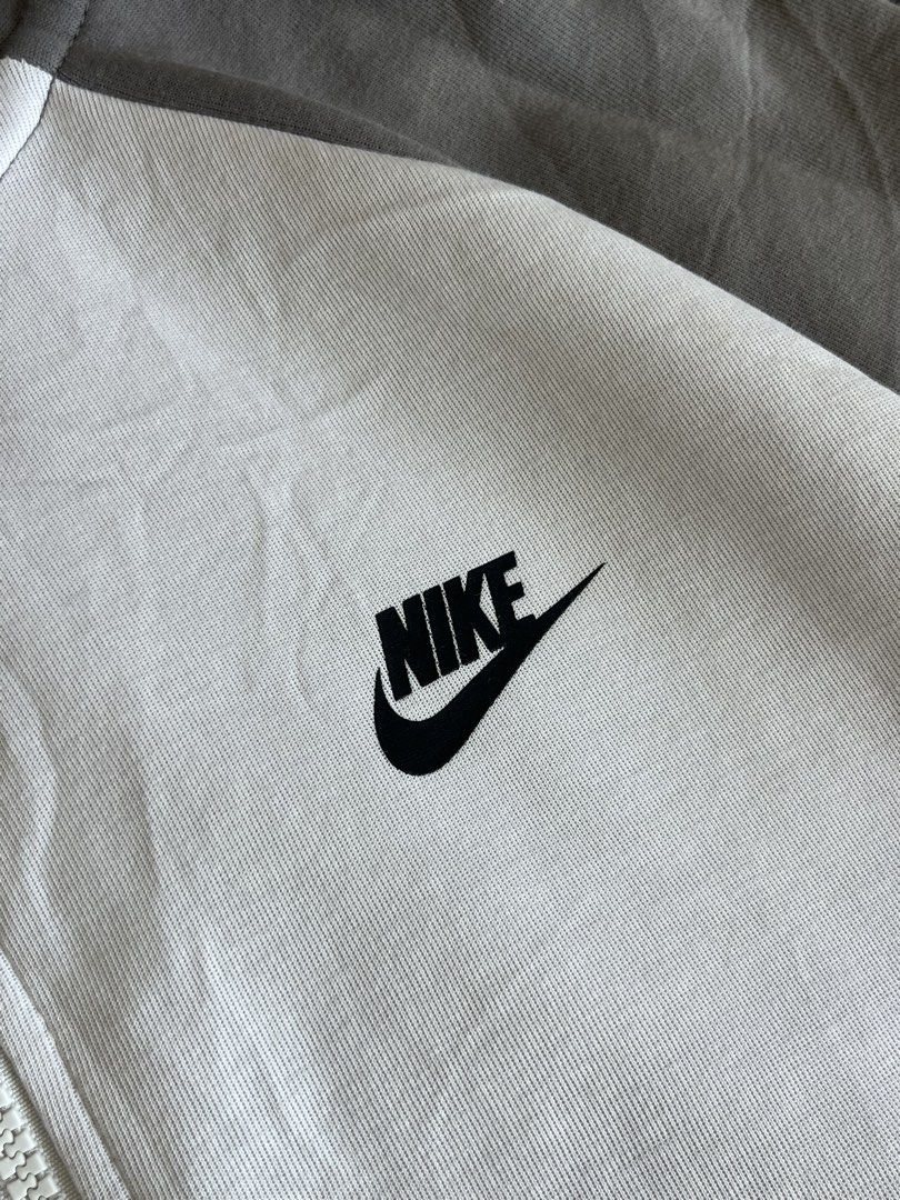 Nike Techfleece (Category: Coats, Jackets and Outerwear) located in Manila. Submitted by cjcuevas_05 (Listing ID 1468412391, Image 2). Description: 📍Tanza Cavite Dimes: 22x25 See photo for details GCASH ONLI, can ship thru JnT/orange check out .