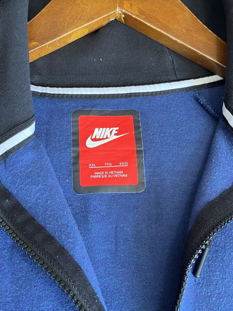 Nike Techfleece (Category: Coats, Jackets and Outerwear) located in Manila. Submitted by cjcuevas_05 (Listing ID 1468412783, Image 3). Description: 📍Tanza Cavite Dimes: 23xF25xB27 See photo for details GCASH ONLI, can ship thru JnT/orange check out .