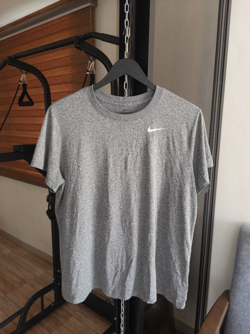 Nike Tee Shirt (Category: Shirts) located in Siniloan. Submitted by wingedwardrobe (Listing ID 1468330983, Image 1). Description: 📢 𝐒𝐇𝐎𝐏 𝐑𝐄𝐌𝐈𝐍𝐃𝐄𝐑𝐒 📢 - 𝐒𝐢𝐳𝐞𝐬 𝐚𝐫𝐞 𝐚𝐩𝐩𝐫𝐨𝐱𝐢𝐦𝐚𝐭𝐞. 𝐏𝐥𝐞𝐚𝐬𝐞 𝐦𝐚𝐧𝐚𝐠𝐞 𝐲𝐨𝐮𝐫 𝐞𝐱𝐩𝐞𝐜𝐭𝐚𝐭𝐢𝐨𝐧𝐬. - 𝐂𝐨𝐥𝐨𝐫𝐬 𝐦𝐚𝐲 𝐬𝐥𝐢𝐠𝐡𝐭𝐥𝐲 𝐯𝐚𝐫𝐲 𝐝𝐮𝐞 𝐭𝐨 𝐥𝐢𝐠𝐡𝐭𝐢𝐧𝐠 𝐚𝐧𝐝 𝐬𝐜𝐫𝐞𝐞𝐧 𝐬𝐞𝐭𝐭𝐢𝐧𝐠𝐬. - 𝐖𝐫𝐢𝐧𝐤𝐥𝐞𝐝 𝐝𝐮𝐞 𝐭𝐨 𝐛𝐚𝐥𝐞 𝐩𝐚𝐜𝐤𝐚𝐠𝐢𝐧𝐠. - 𝐀𝐥