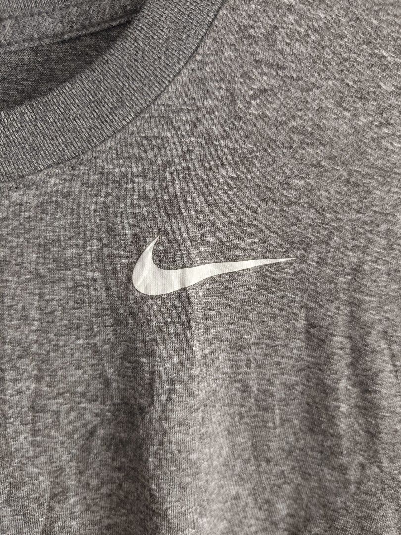 Nike Tee Shirt (Category: Shirts) located in Siniloan. Submitted by wingedwardrobe (Listing ID 1468330983, Image 2). Description: 📢 𝐒𝐇𝐎𝐏 𝐑𝐄𝐌𝐈𝐍𝐃𝐄𝐑𝐒 📢 - 𝐒𝐢𝐳𝐞𝐬 𝐚𝐫𝐞 𝐚𝐩𝐩𝐫𝐨𝐱𝐢𝐦𝐚𝐭𝐞. 𝐏𝐥𝐞𝐚𝐬𝐞 𝐦𝐚𝐧𝐚𝐠𝐞 𝐲𝐨𝐮𝐫 𝐞𝐱𝐩𝐞𝐜𝐭𝐚𝐭𝐢𝐨𝐧𝐬. - 𝐂𝐨𝐥𝐨𝐫𝐬 𝐦𝐚𝐲 𝐬𝐥𝐢𝐠𝐡𝐭𝐥𝐲 𝐯𝐚𝐫𝐲 𝐝𝐮𝐞 𝐭𝐨 𝐥𝐢𝐠𝐡𝐭𝐢𝐧𝐠 𝐚𝐧𝐝 𝐬𝐜𝐫𝐞𝐞𝐧 𝐬𝐞𝐭𝐭𝐢𝐧𝐠𝐬. - 𝐖𝐫𝐢𝐧𝐤𝐥𝐞𝐝 𝐝𝐮𝐞 𝐭𝐨 𝐛𝐚𝐥𝐞 𝐩𝐚𝐜𝐤𝐚𝐠𝐢𝐧𝐠. - 𝐀𝐥