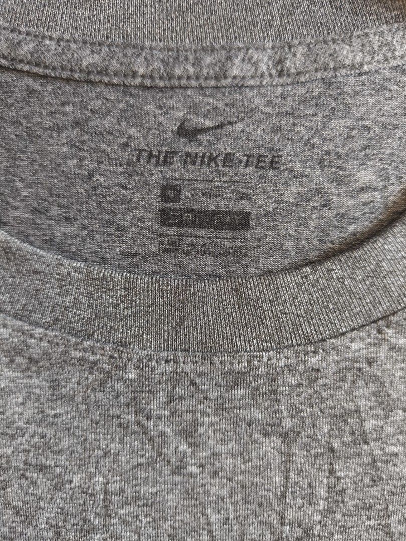 Nike Tee Shirt (Category: Shirts) located in Siniloan. Submitted by wingedwardrobe (Listing ID 1468330983, Image 3). Description: 📢 𝐒𝐇𝐎𝐏 𝐑𝐄𝐌𝐈𝐍𝐃𝐄𝐑𝐒 📢 - 𝐒𝐢𝐳𝐞𝐬 𝐚𝐫𝐞 𝐚𝐩𝐩𝐫𝐨𝐱𝐢𝐦𝐚𝐭𝐞. 𝐏𝐥𝐞𝐚𝐬𝐞 𝐦𝐚𝐧𝐚𝐠𝐞 𝐲𝐨𝐮𝐫 𝐞𝐱𝐩𝐞𝐜𝐭𝐚𝐭𝐢𝐨𝐧𝐬. - 𝐂𝐨𝐥𝐨𝐫𝐬 𝐦𝐚𝐲 𝐬𝐥𝐢𝐠𝐡𝐭𝐥𝐲 𝐯𝐚𝐫𝐲 𝐝𝐮𝐞 𝐭𝐨 𝐥𝐢𝐠𝐡𝐭𝐢𝐧𝐠 𝐚𝐧𝐝 𝐬𝐜𝐫𝐞𝐞𝐧 𝐬𝐞𝐭𝐭𝐢𝐧𝐠𝐬. - 𝐖𝐫𝐢𝐧𝐤𝐥𝐞𝐝 𝐝𝐮𝐞 𝐭𝐨 𝐛𝐚𝐥𝐞 𝐩𝐚𝐜𝐤𝐚𝐠𝐢𝐧𝐠. - 𝐀𝐥