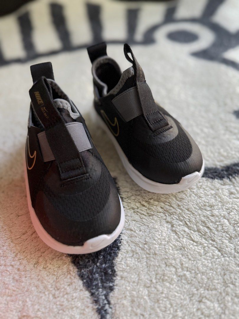 Nike Toddler Shoes 7C (Category: Babies & Kids Fashion) located in Taguig. Submitted by declutternanay_ph (Listing ID 1468293106, Image 2). Description: authentic 101% these are my son's . bought when it was still big for him, so i stored it muna. ended, never get to used it kasi forgot it's in our storage. 4 more other pairs listed. .