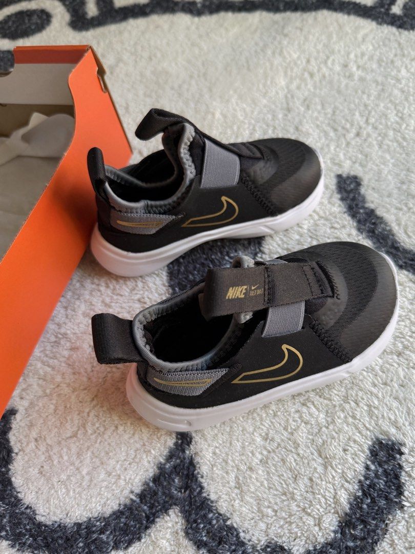 Nike Toddler Shoes 7C (Category: Babies & Kids Fashion) located in Taguig. Submitted by declutternanay_ph (Listing ID 1468293106, Image 1). Description: authentic 101% these are my son's . bought when it was still big for him, so i stored it muna. ended, never get to used it kasi forgot it's in our storage. 4 more other pairs listed. .